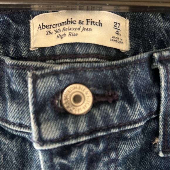 Abercrombie & Fitch – The 90s relaxed jean high rise - Picture 2 of 3